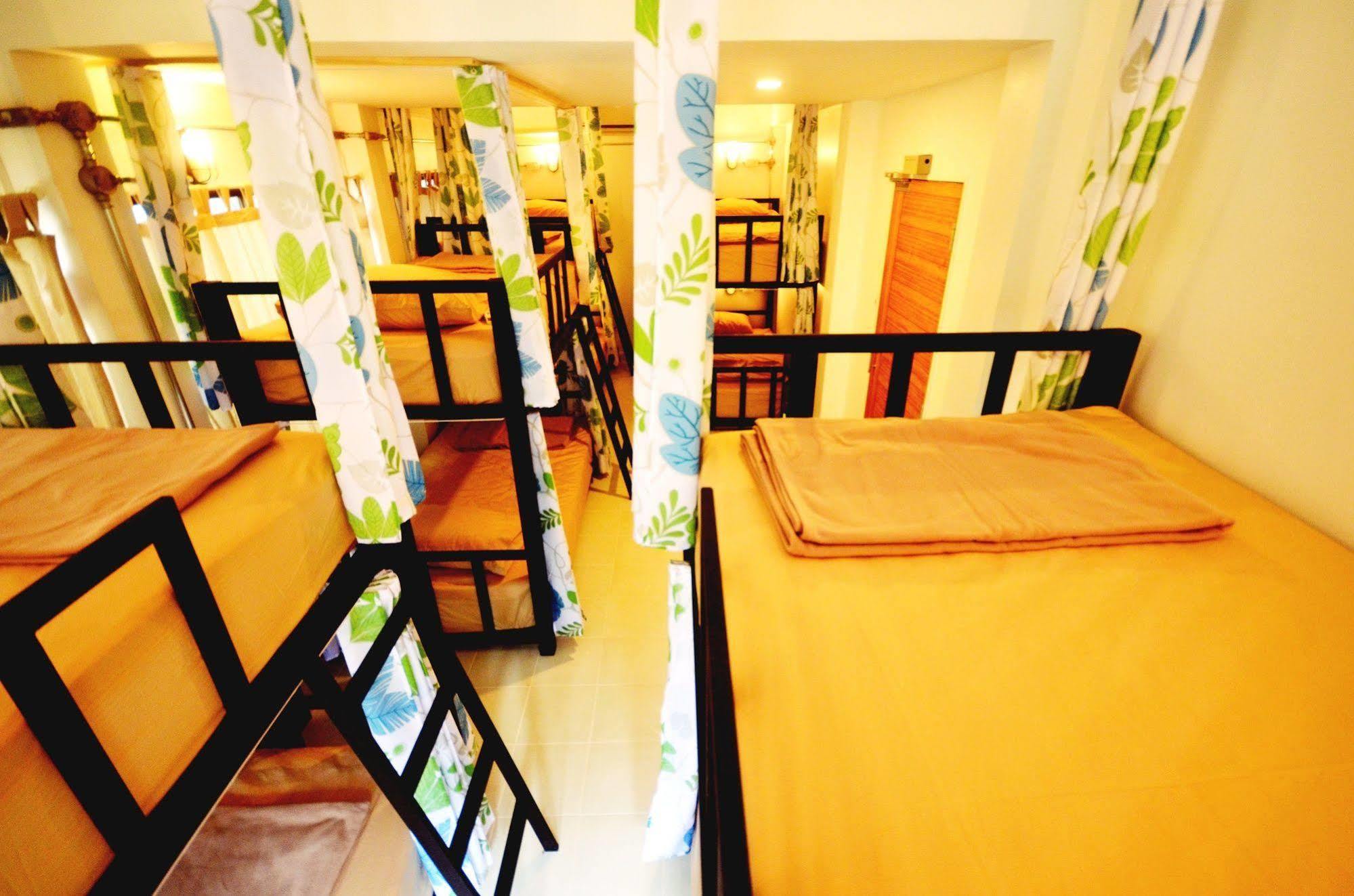 Early Bird Hostel Ayutthaya Eksteriør billede
